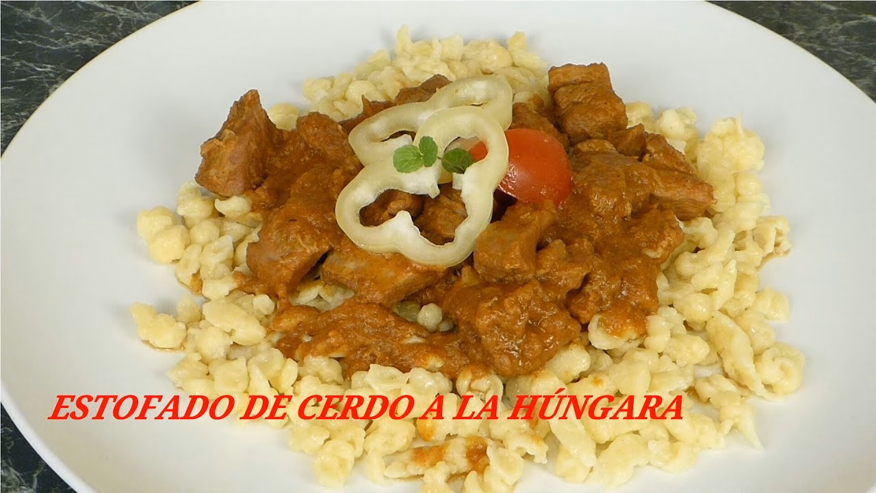 Descubre la deliciosa tradición de Pörkölt, la exquisita comida húngara que debes probar
